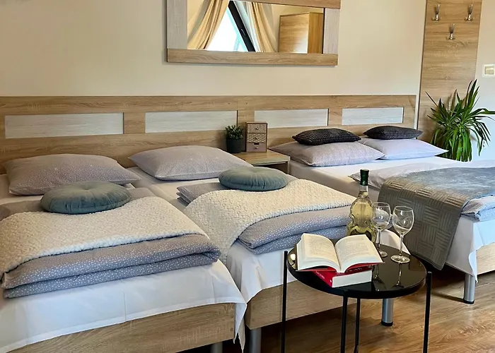 Goscinne Nowa Gran בית אירוח זקופאנה