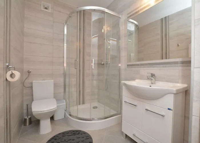 Goscinne Nowa Gran בית אירוח *